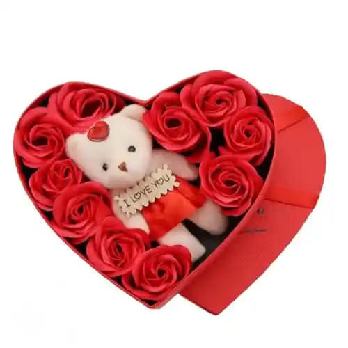 Кутия сърце с роьи и мече