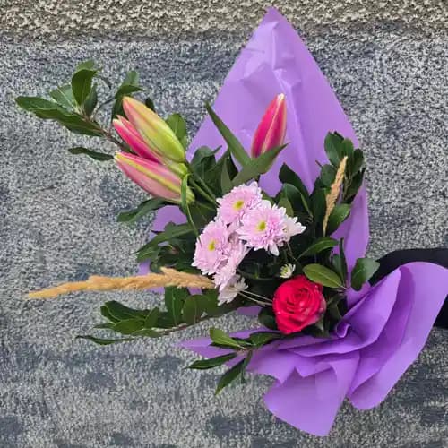 букет лилиум и хризантема