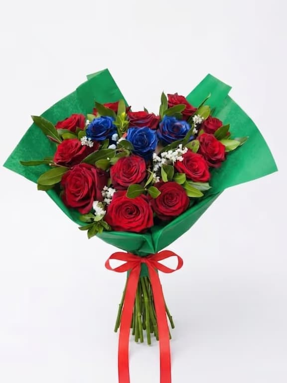 букет от рози във формата на сърце