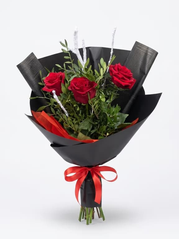 букет с три рози лукс
