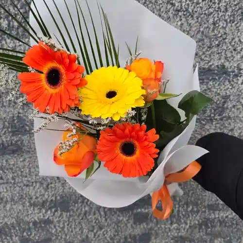 оранжев букет