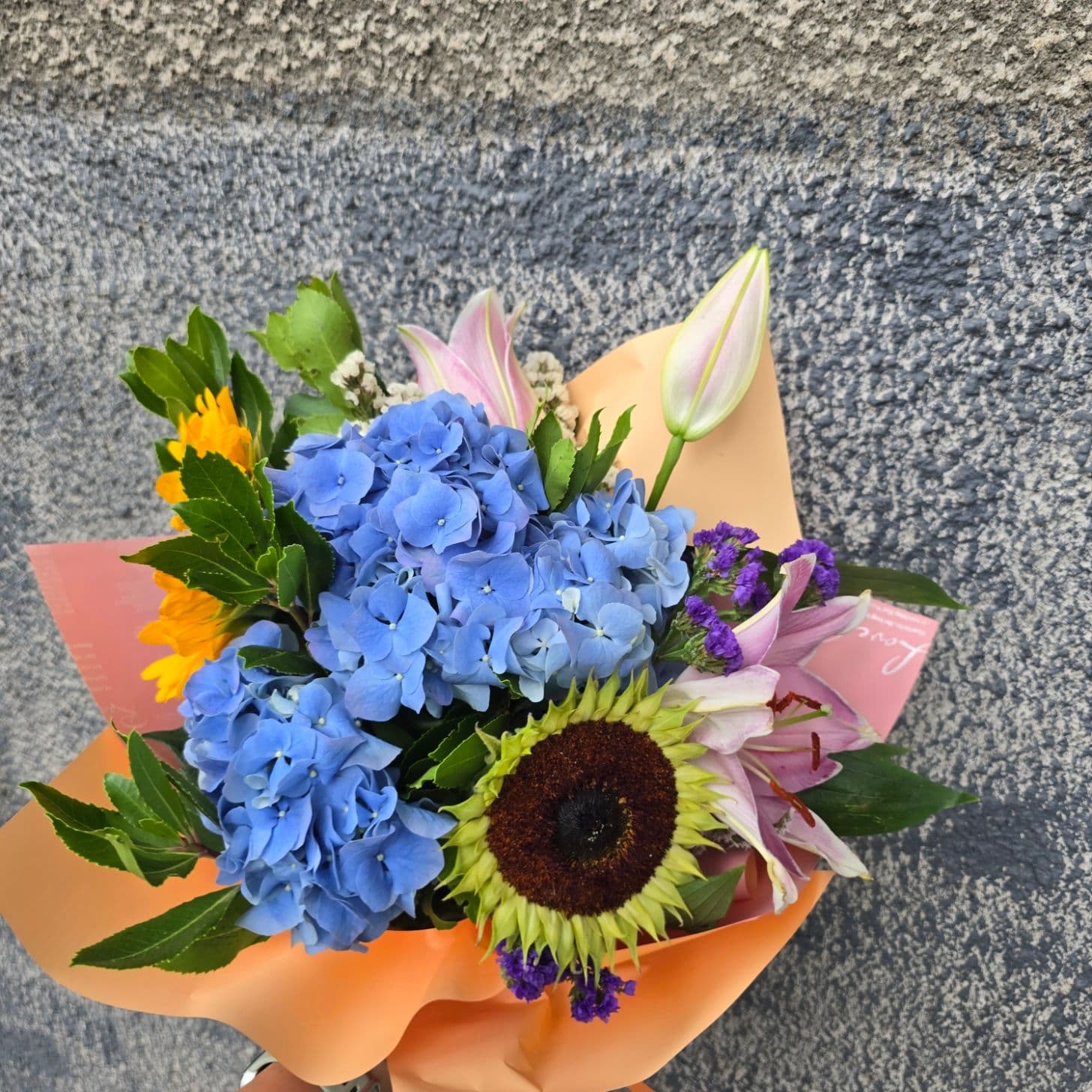 Букет слънчева Хортензия.