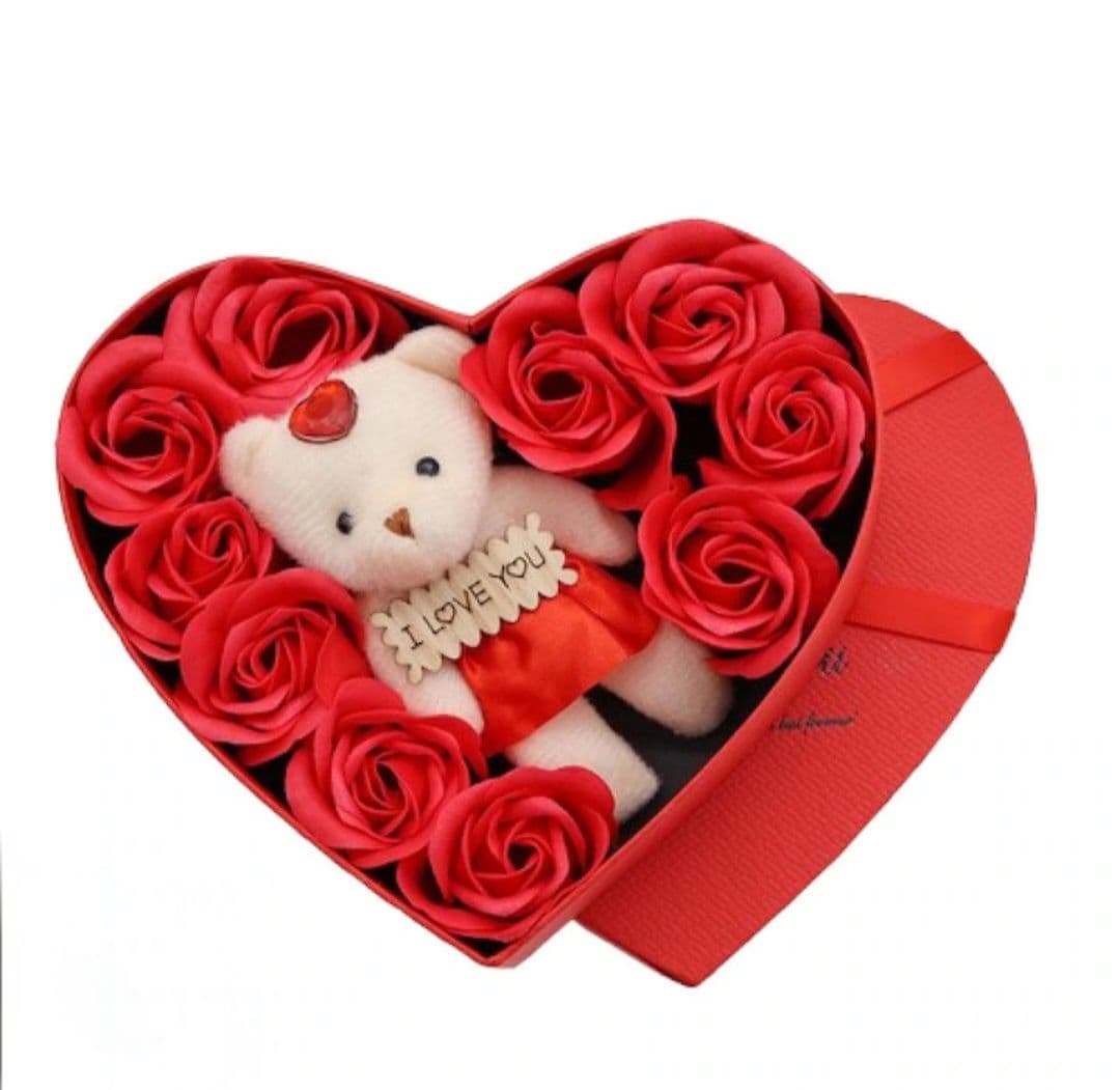 Кутия сърце с роьи и мече