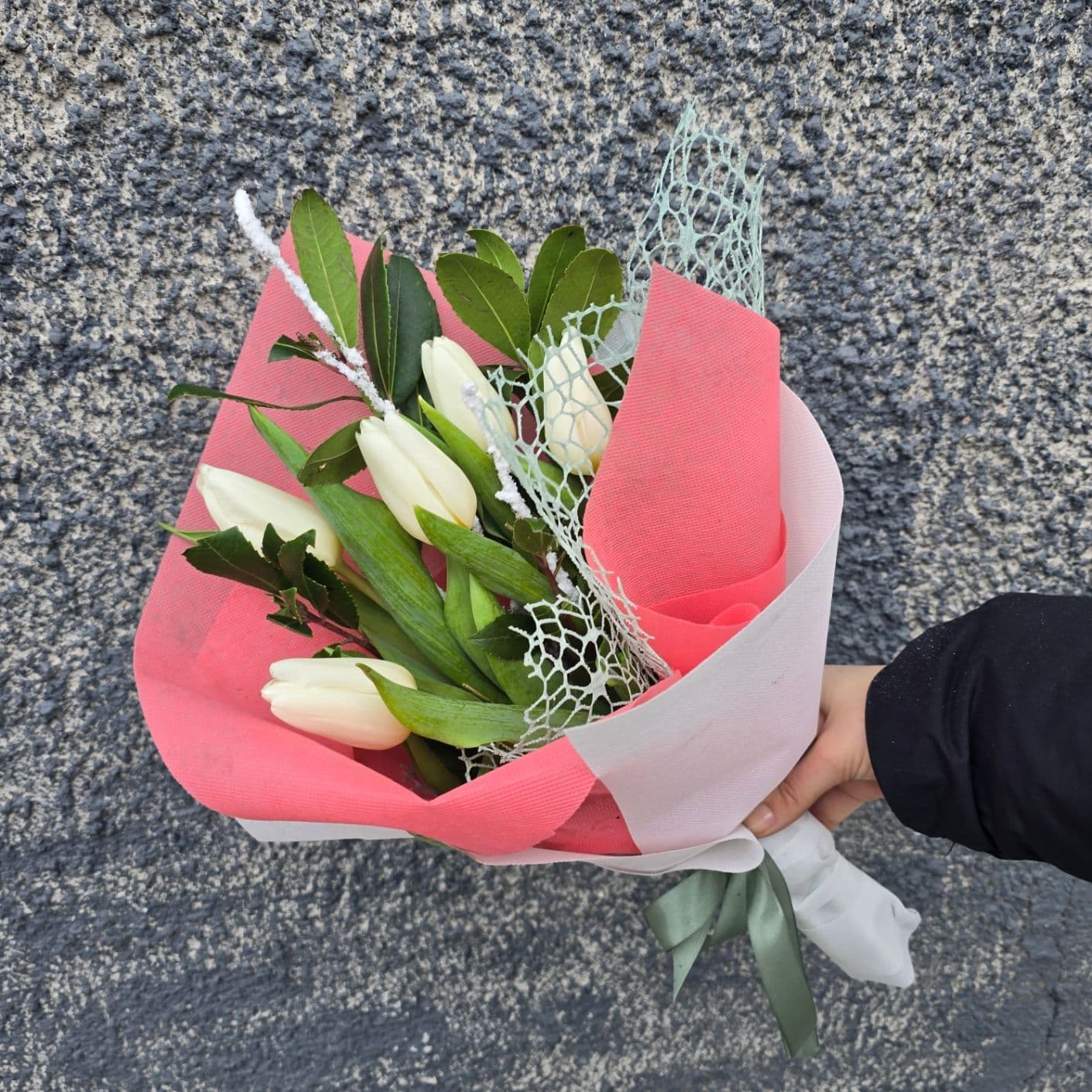 букет бели лалета