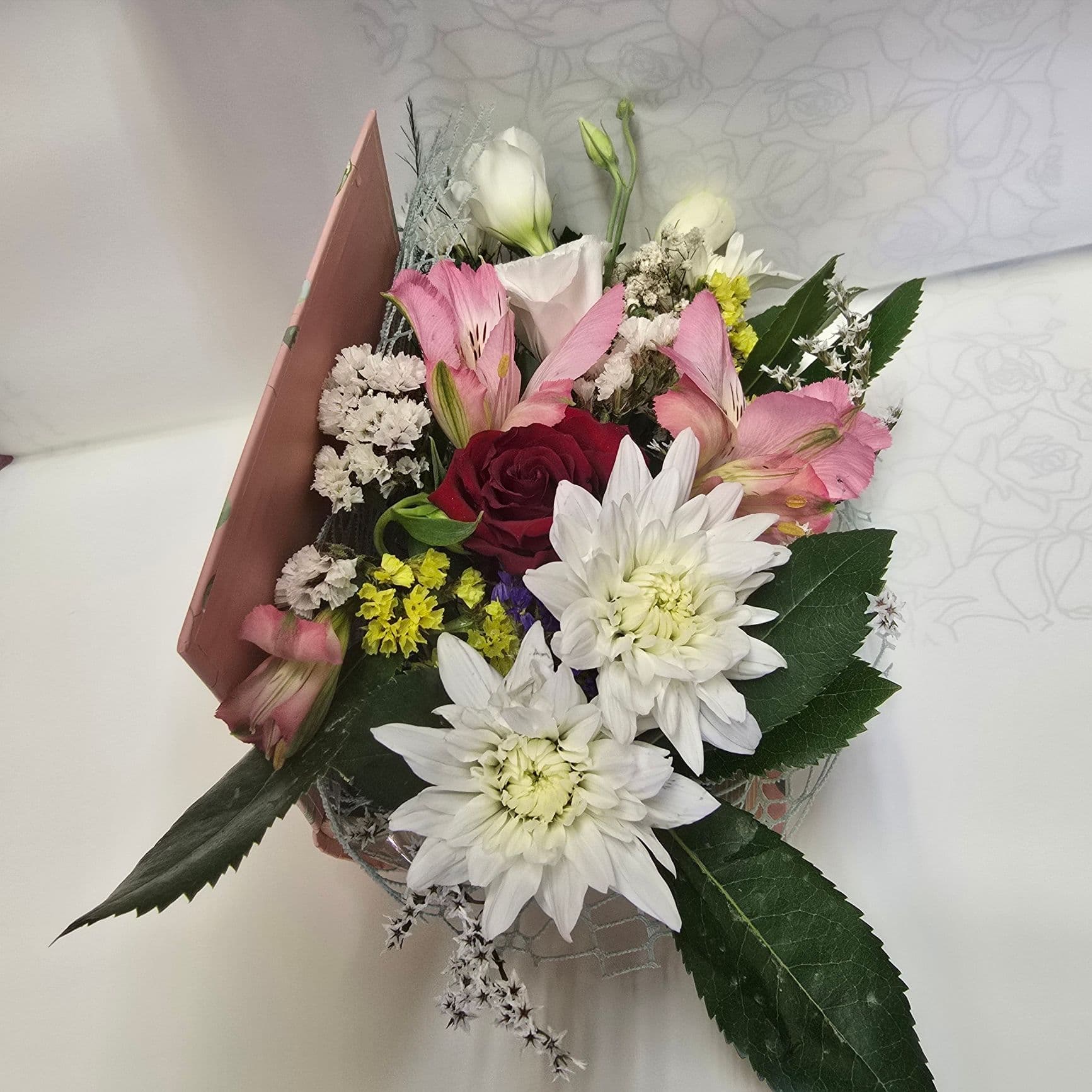 букет в книга