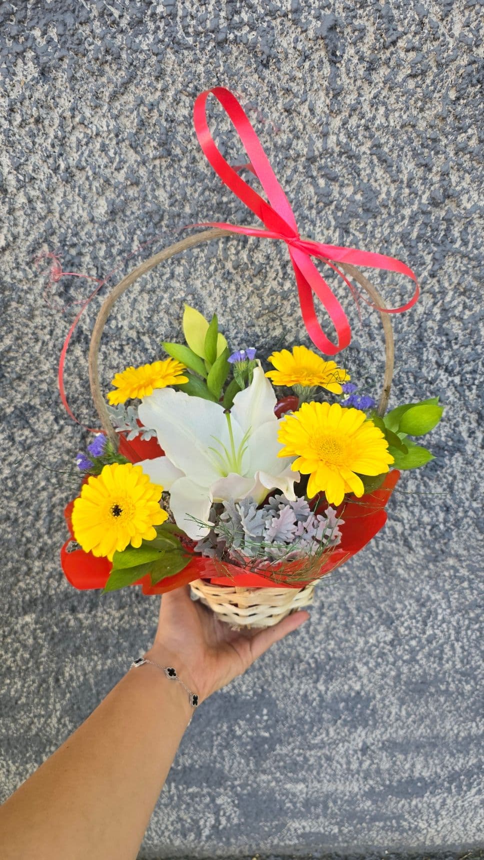 кошница лилиум и гербер