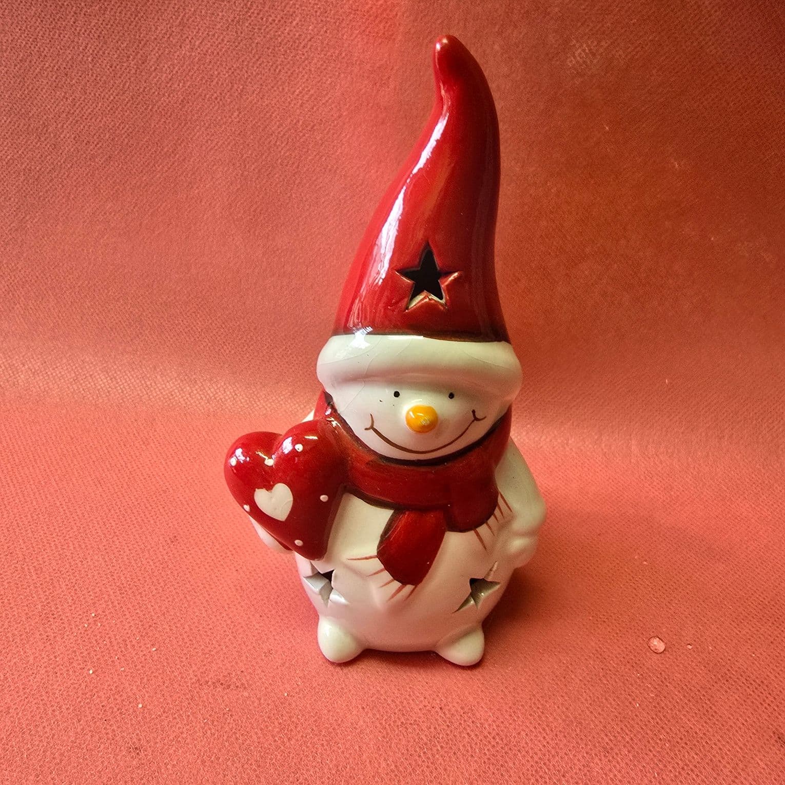 светещ снежко с голяма червена шапка.jpg